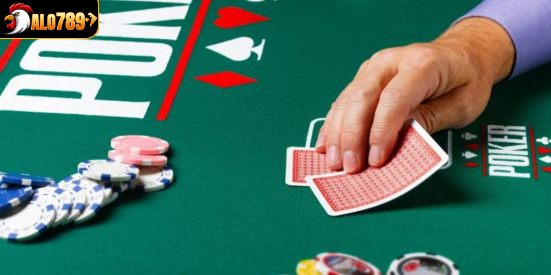 Một ván Poker Alo789 gồm có 4 vòng